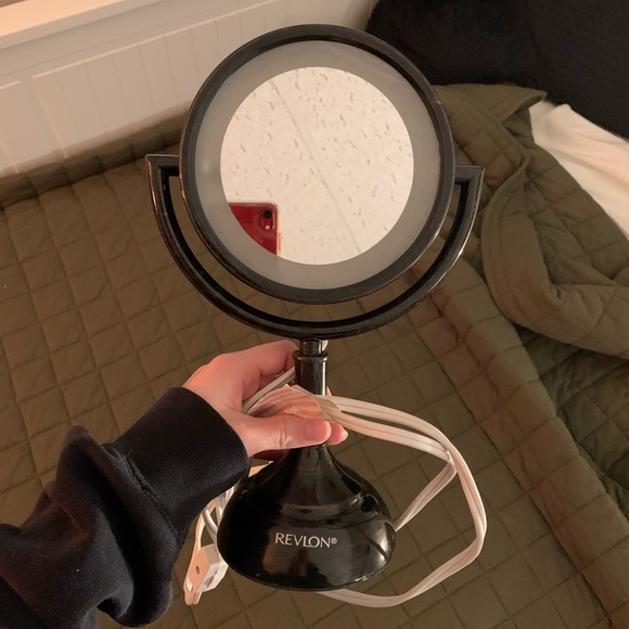 Revlon mirror - Picture 1 of 2